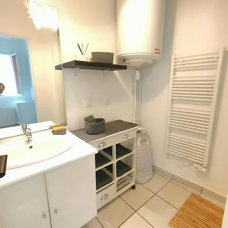 Spacieux Dans Avec Parking Prive Apartament *