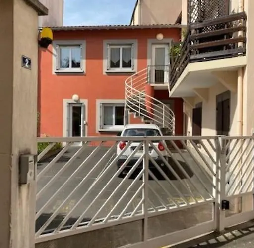 Lägenhet Spacieux Dans Avec Parking Prive *