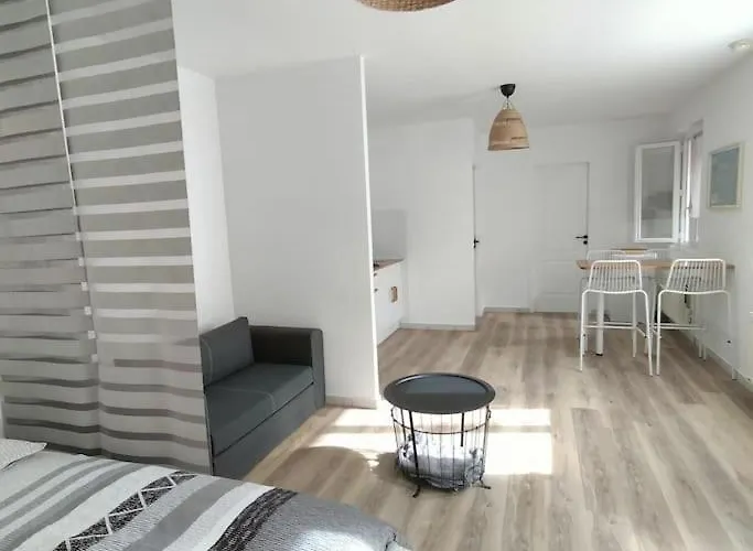 Lägenhet Spacieux Dans Avec Parking Prive